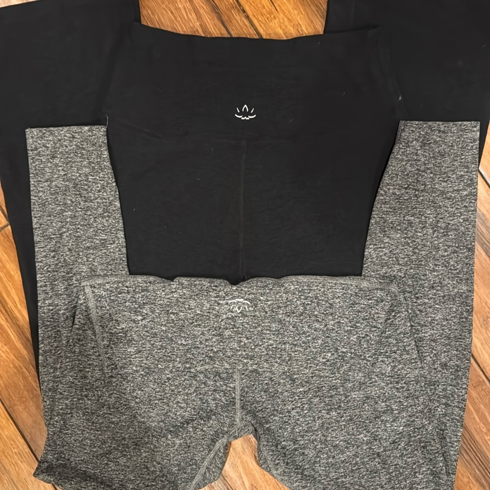 2 pairs beyond yoga pants size large